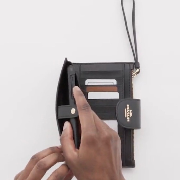 Coach Tech Phone Wallet In Colorblock Signature Canvas Gold/Brown/Black - Picture 3 of 5